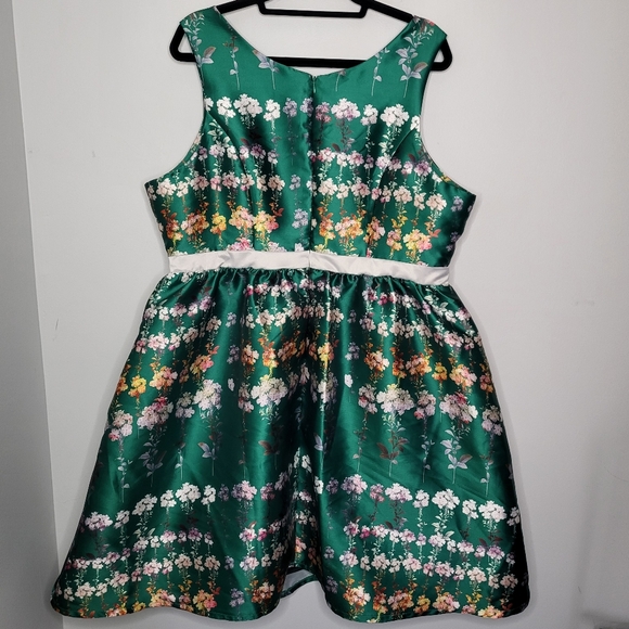 ModCloth Liz Luxe Emerald Floral Fit & Flare Dress XXL NWT Satin Garden Party - Picture 3 of 15